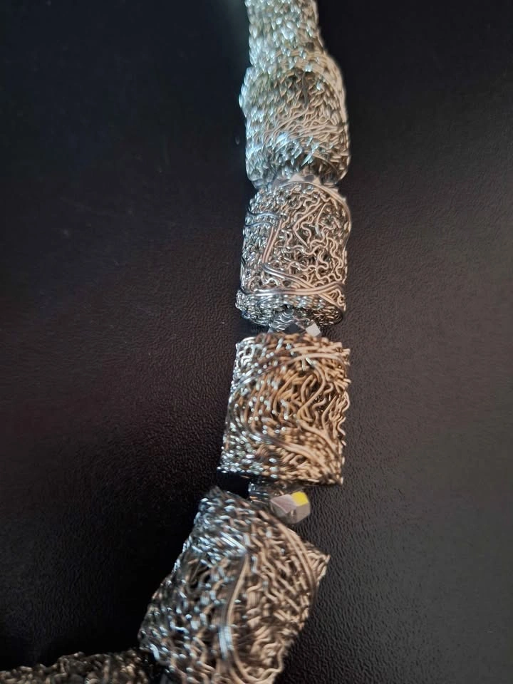 Very beautiful metallic necklace - photo 3