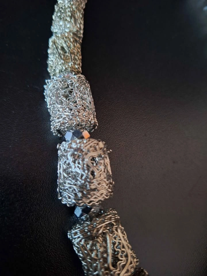 Very beautiful metallic necklace - photo 5
