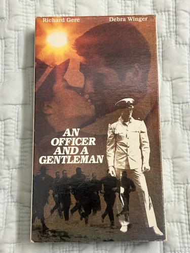 An Officer And A Gentleman VHS (1981)