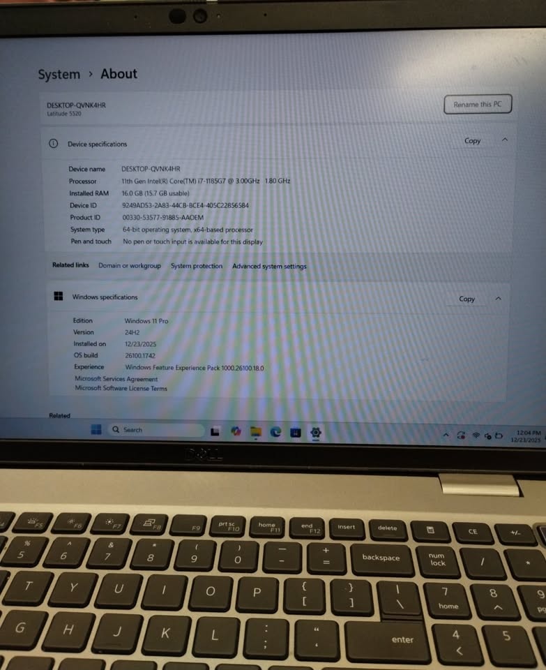 Dell Latitude 5520 15.6" Laptop i7-1185G7 16GB RAM 256GB SSD Win - photo 2