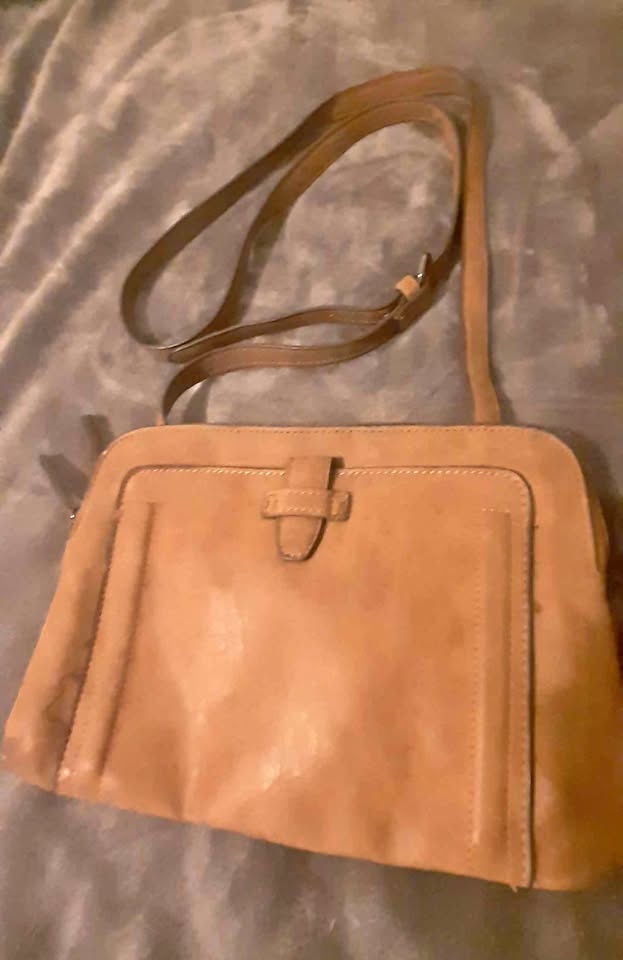 Brown Purse🏆