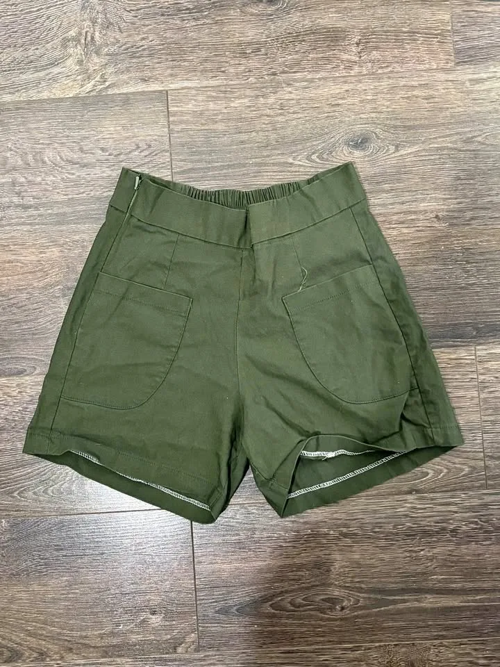 Green shorts size S-M thumbnail