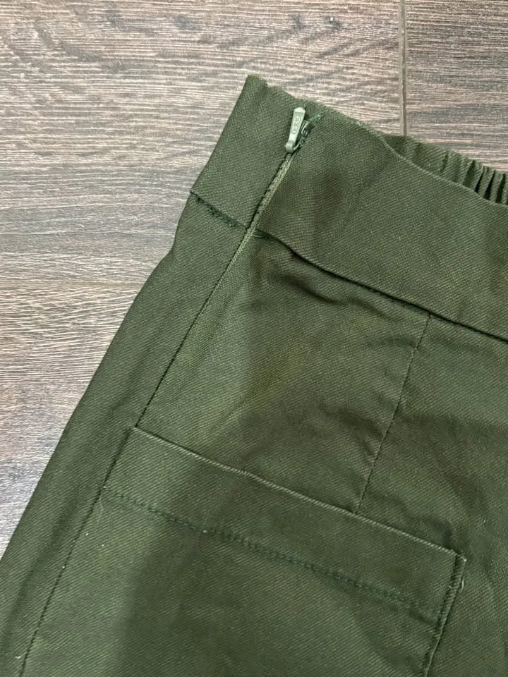 Green shorts size S-M image indicator(2)