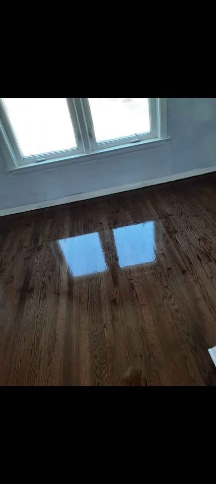 Hardwood flooring - photo 3