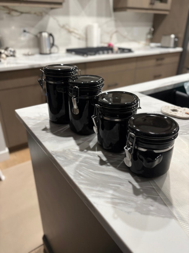 4 Storage Containers (Small to XL) - photo 3