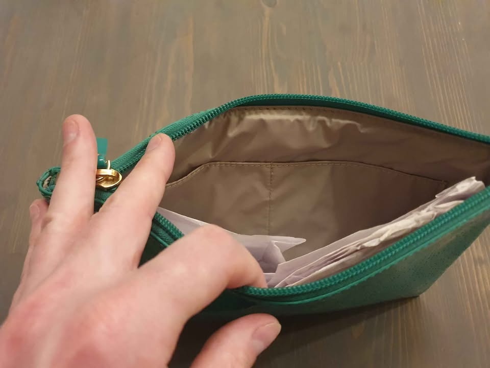 NEW Green Patent Kate Spade Zippered Pouch - photo 3