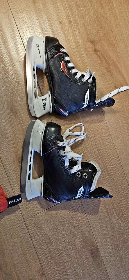 Skates CCM size 12 youth