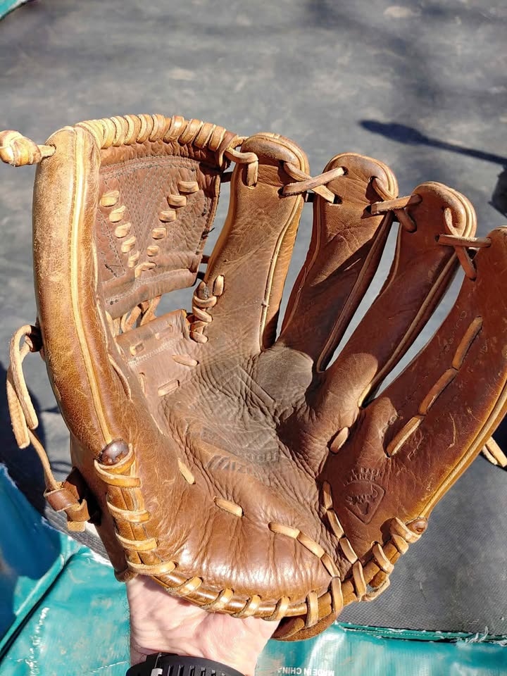 Mizuno Baseball Softball Glove Youth Size