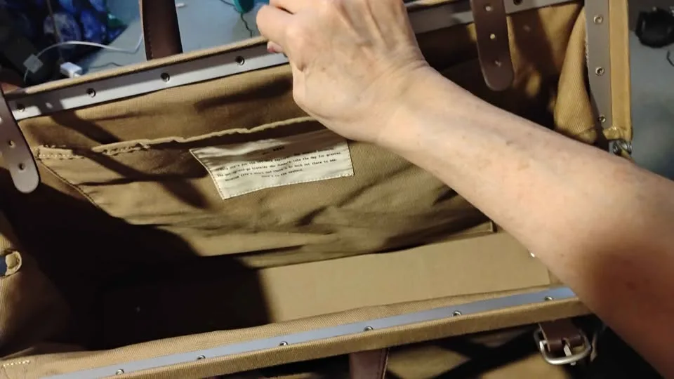 Men's Weekend travel bad image indicator(5)