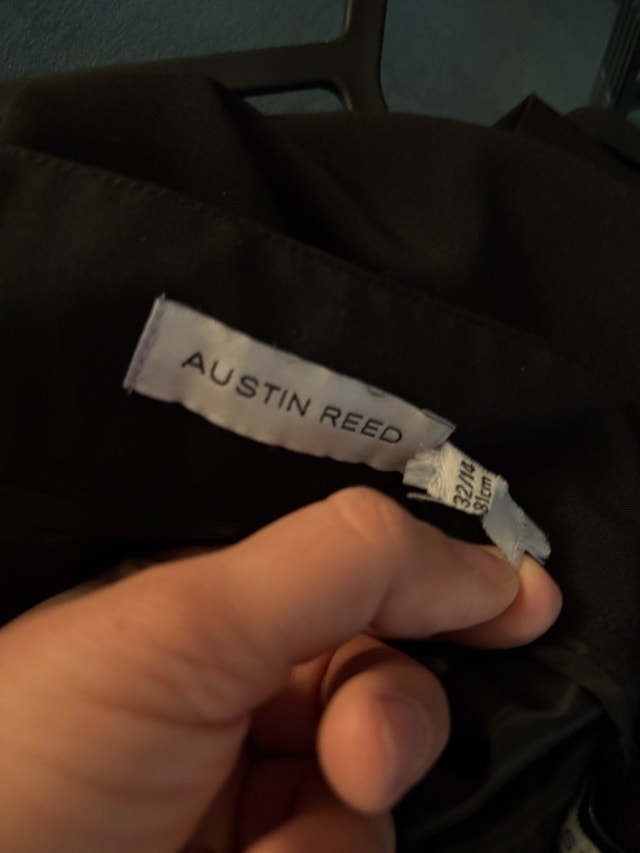 Black pencil skirt with slit by Austin Reed (size 14) - photo 3