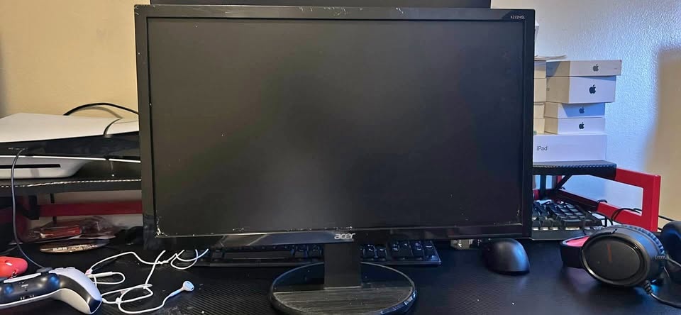 Acer LCD Monitor - 2016, Works Great, No Cables