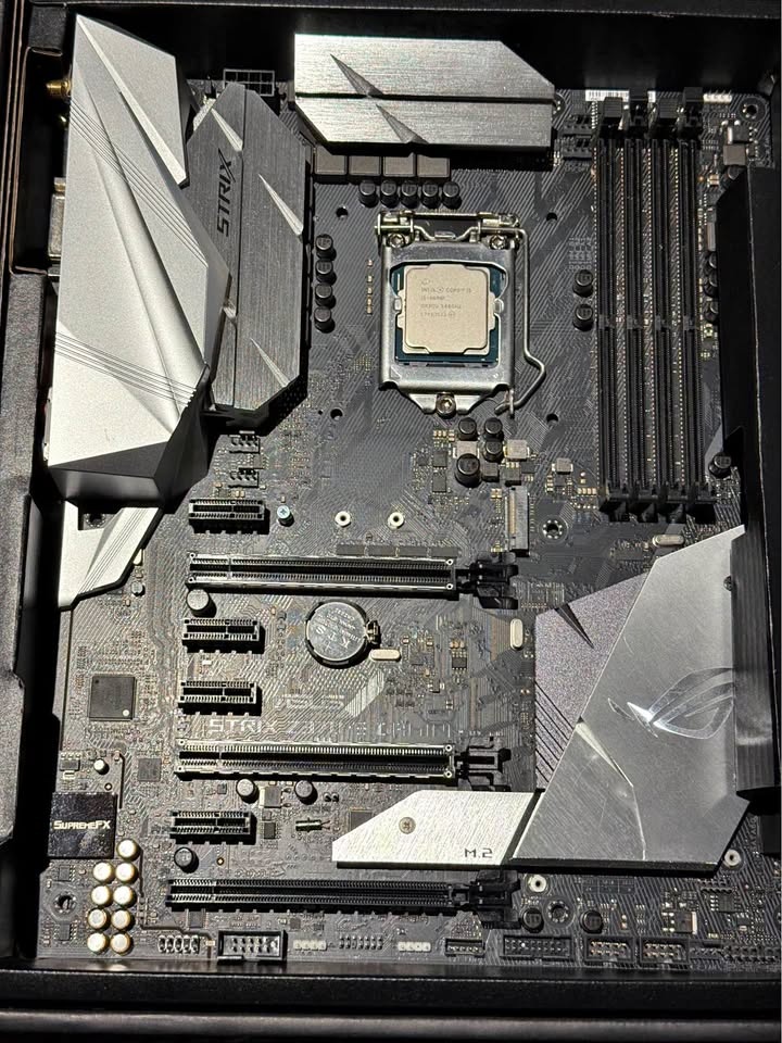 Intel i5-8600k + Asus ROG STRIX Z370-E