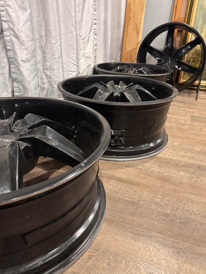 Universal Black 22” Alloy Wheels - photo 2