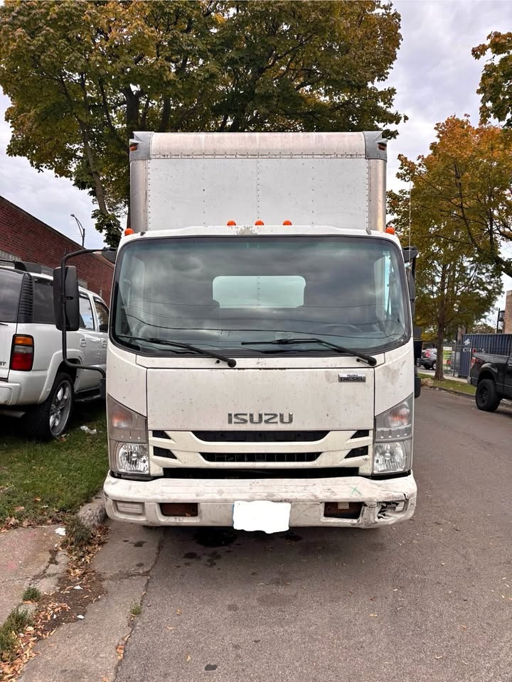 2014 Isuzu NPR HD 15ft Truck