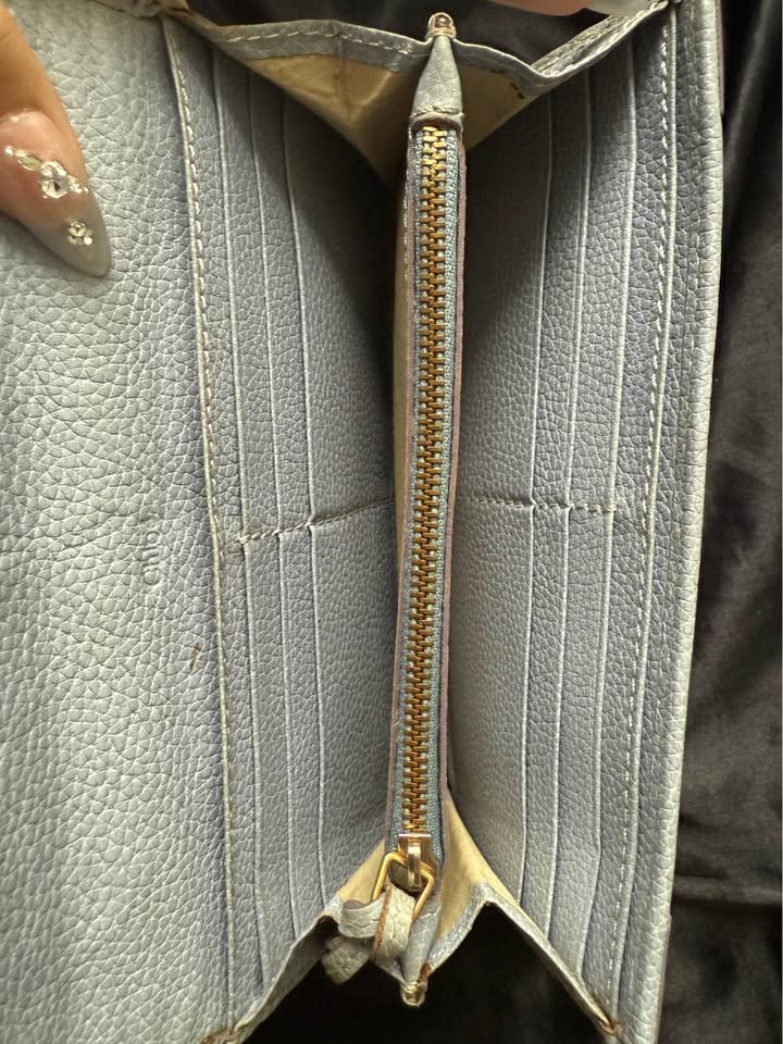 Authentic Chloe Long Wallet w/ COA - photo 5