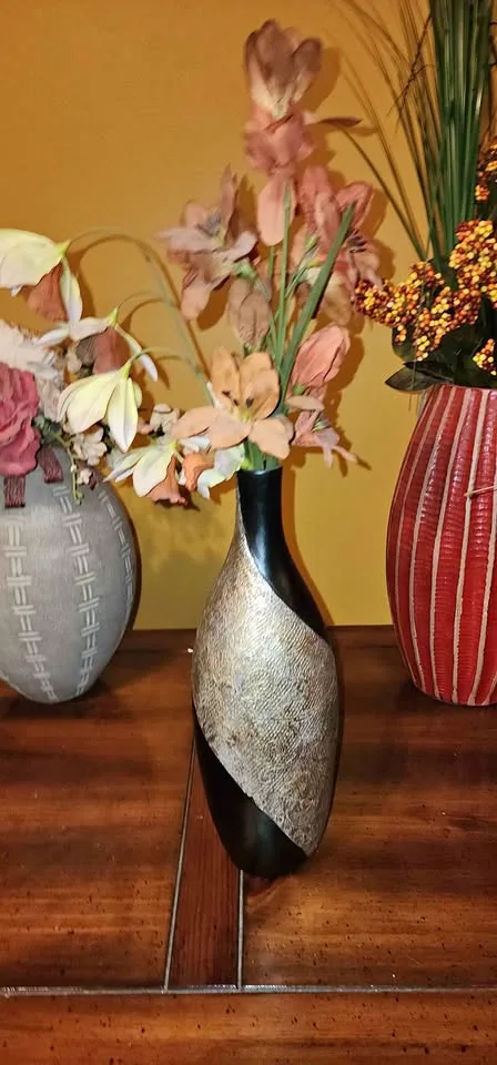 BEAUTIFUL DECORATIVE VASES @ $5 each *****multiple sizes***** thumbnail
