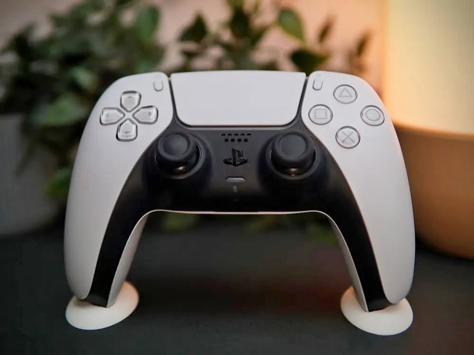 Minimalistic PS5 Controller Stand