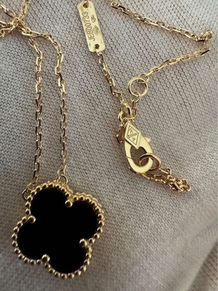 New Van Cleef VCA 18k Yellow Gold Black Onyx Pendant Necklace - photo 3
