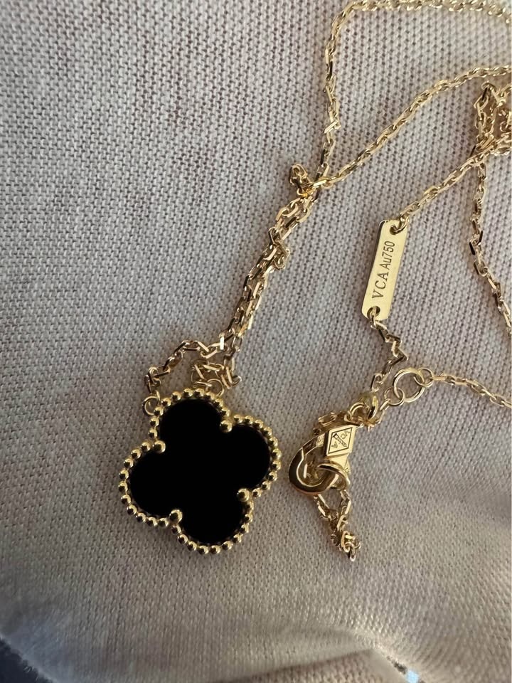New Van Cleef VCA 18k Yellow Gold Black Onyx Pendant Necklace - photo 4