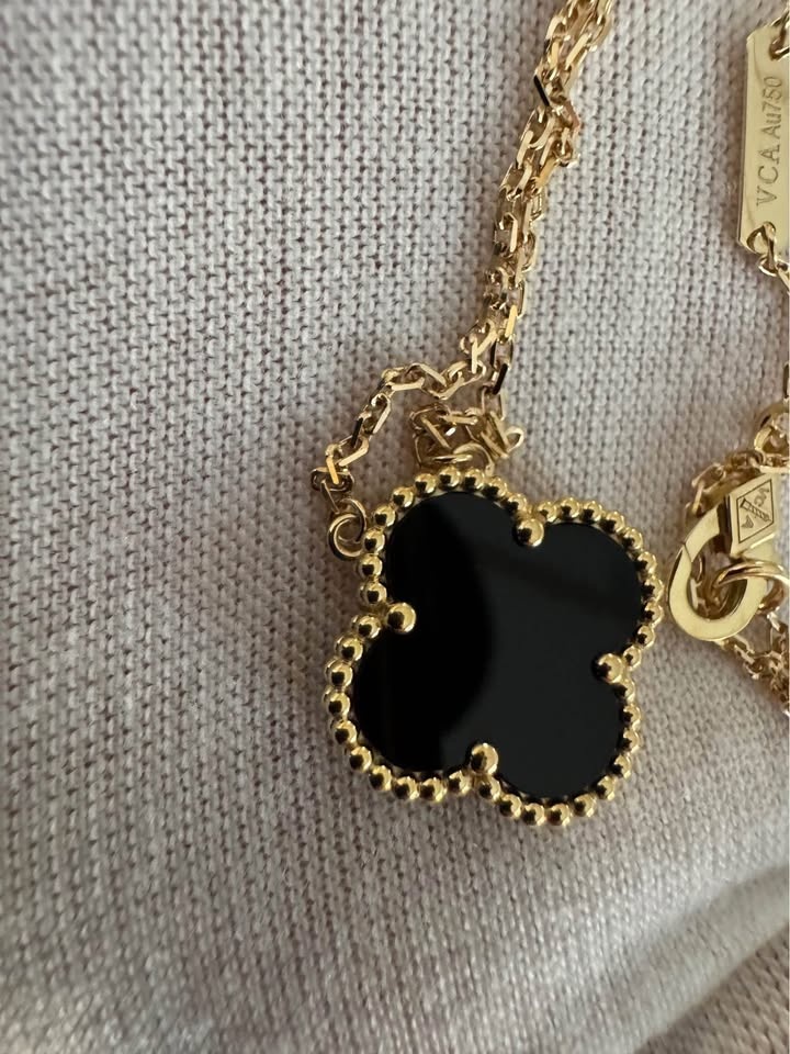New Van Cleef VCA 18k Yellow Gold Black Onyx Pendant Necklace - photo 5