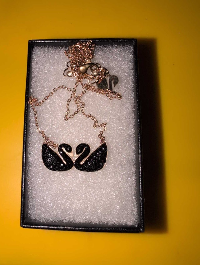 Swan Necklace - photo 3