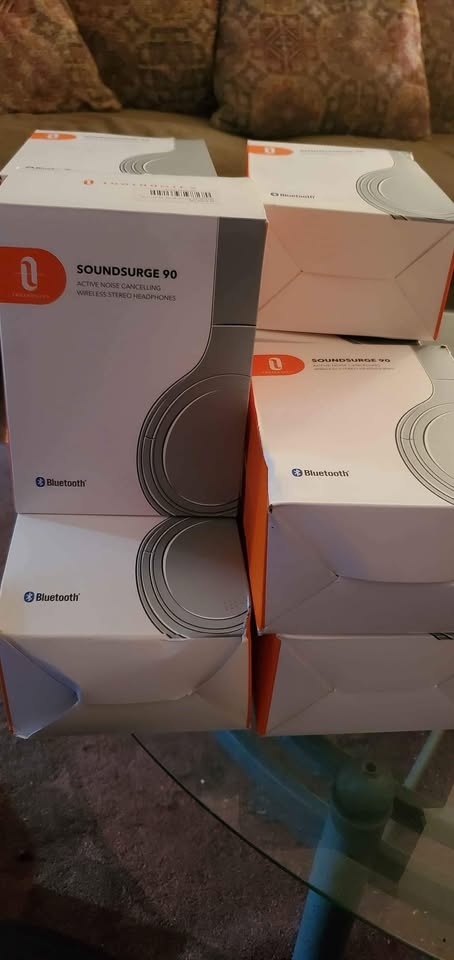Soundsurge 90 wireless headphones