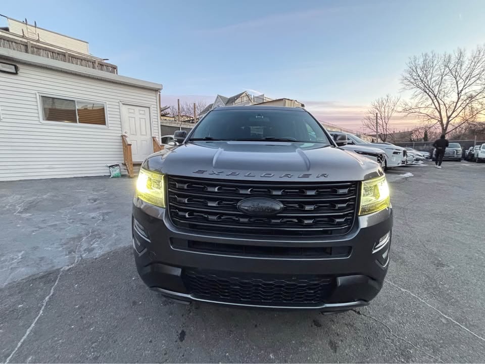 2016 Ford Explorer XLT Sport SUV 4D - photo 2