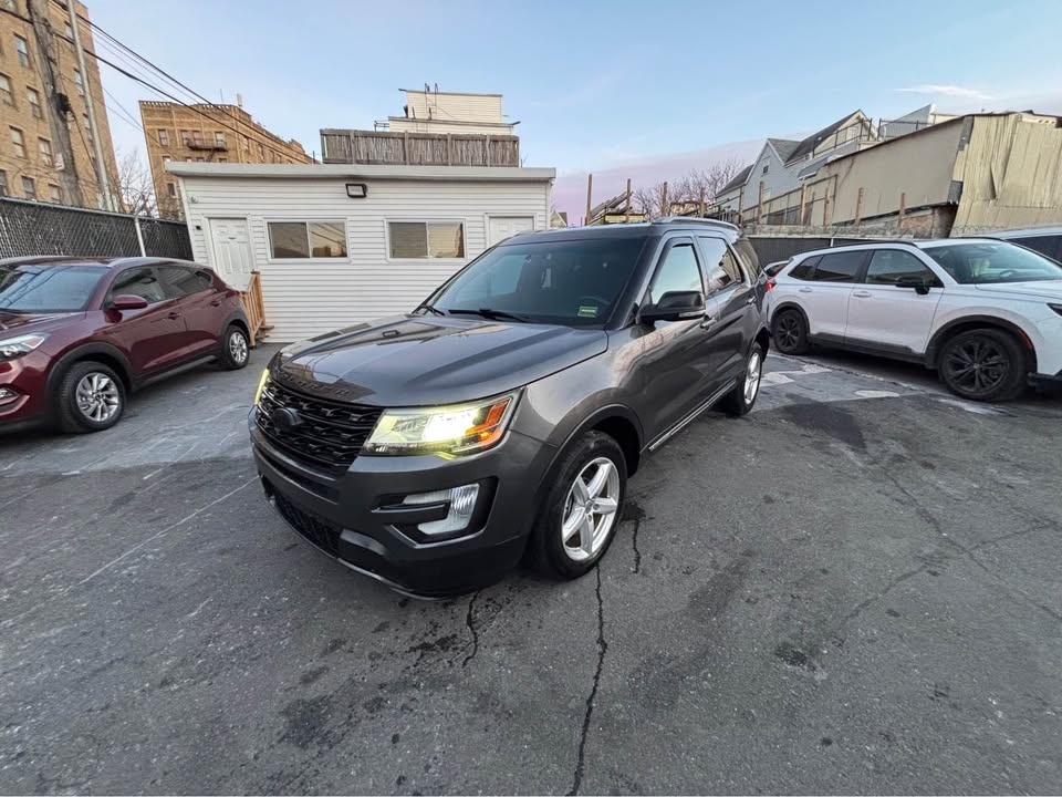 2016 Ford Explorer XLT Sport SUV 4D - photo 3