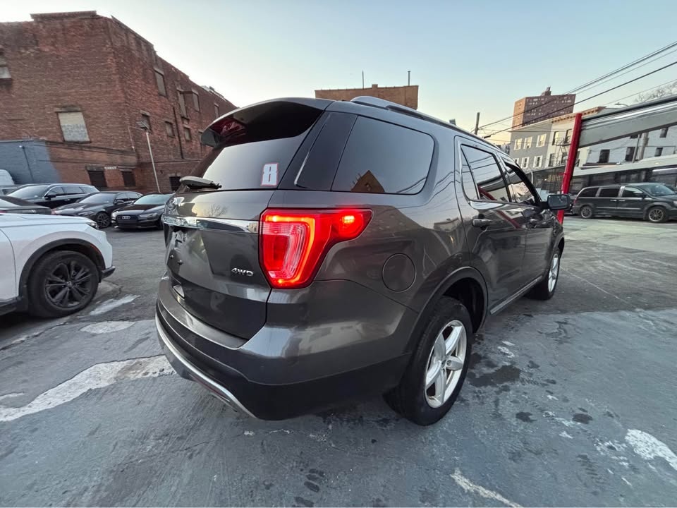 2016 Ford Explorer XLT Sport SUV 4D - photo 4