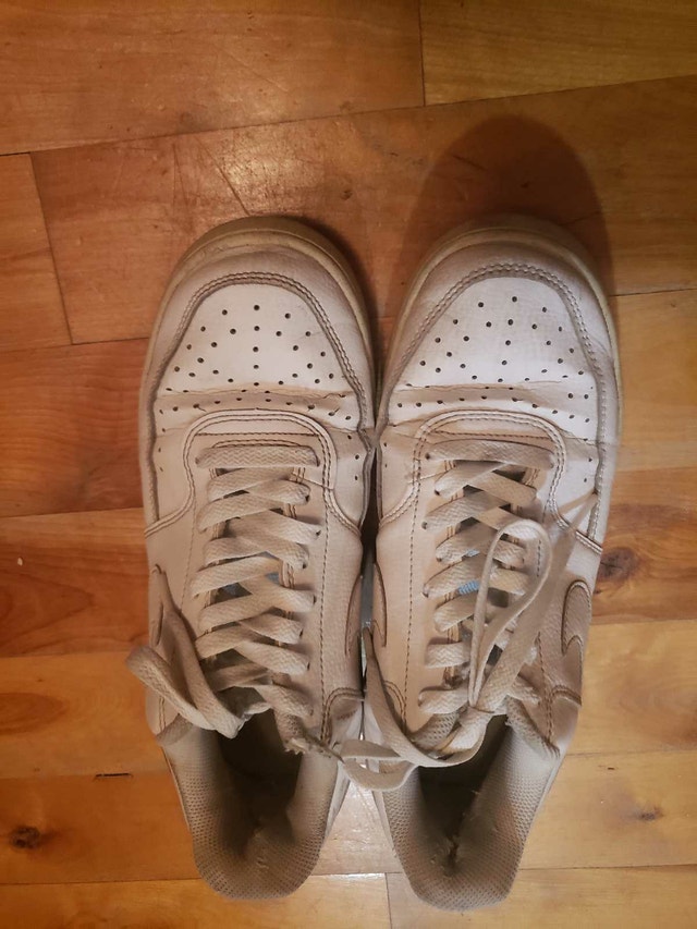 Nike Shoes - Size 10 - Off-White