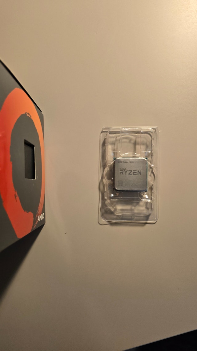 AMD Ryzen 5 2600 (6 Core, 12 Threads), Complete in Box w/ Cooler - photo 2