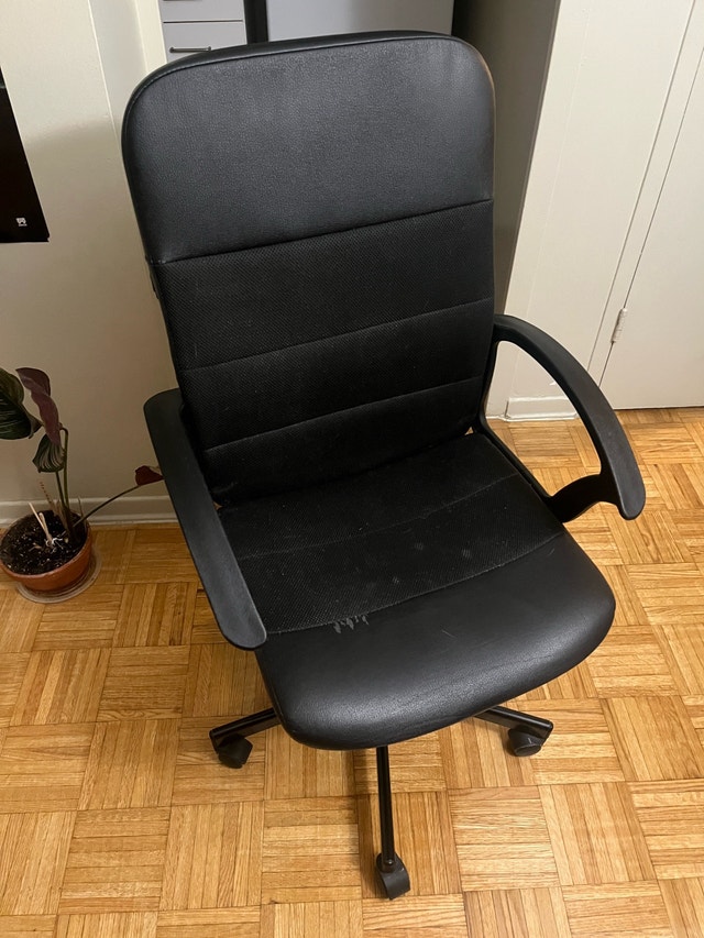 Ikea Desk Chair with Wheels and Armrests - photo 2