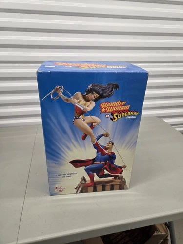 DC Direct Wonder Woman vs Superman Statue Limited Edition 2000