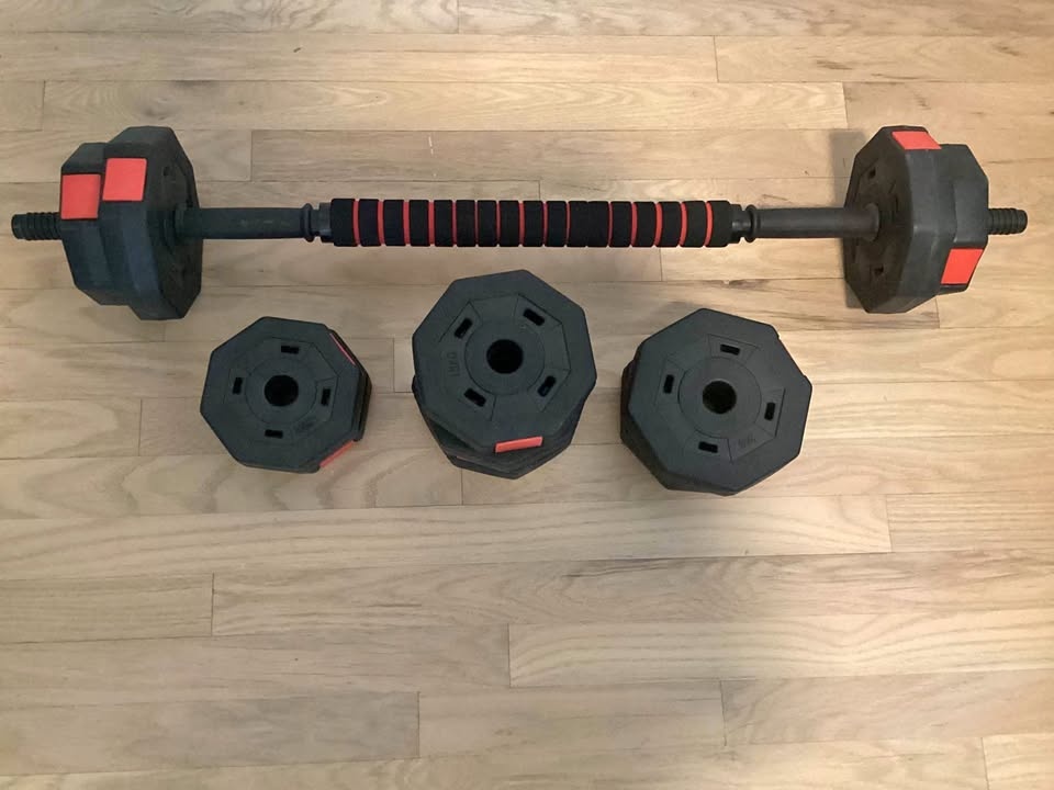 Adjustable dumbbells set