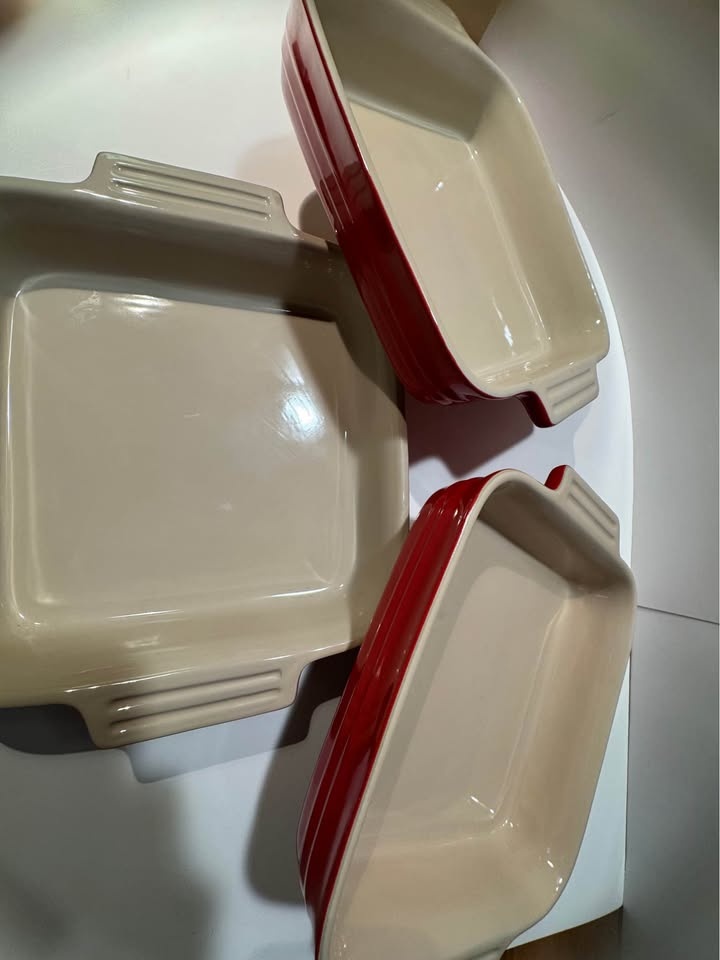 Le Creuset Baking Dishes - Cerise Red - Near Perfect - photo 2