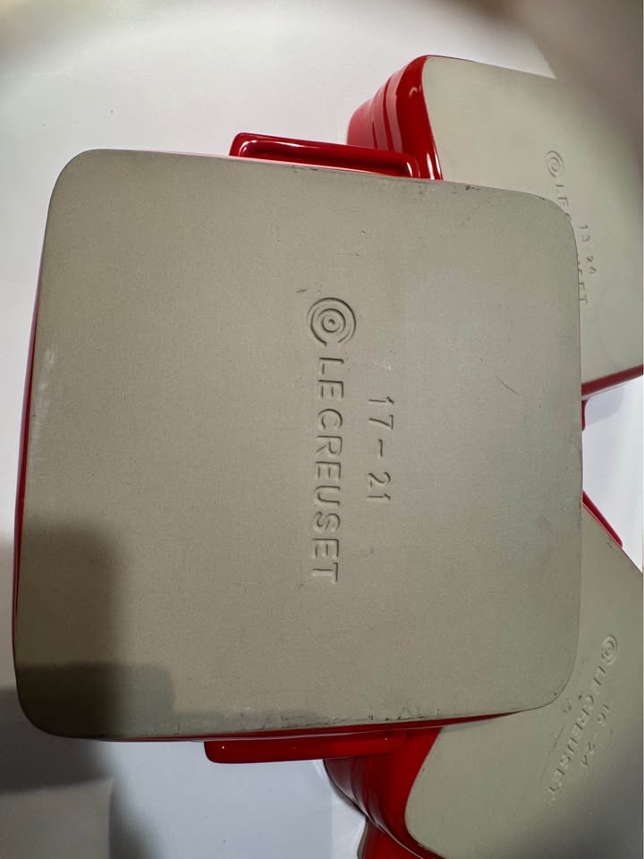 Le Creuset Baking Dishes - Cerise Red - Near Perfect - photo 5