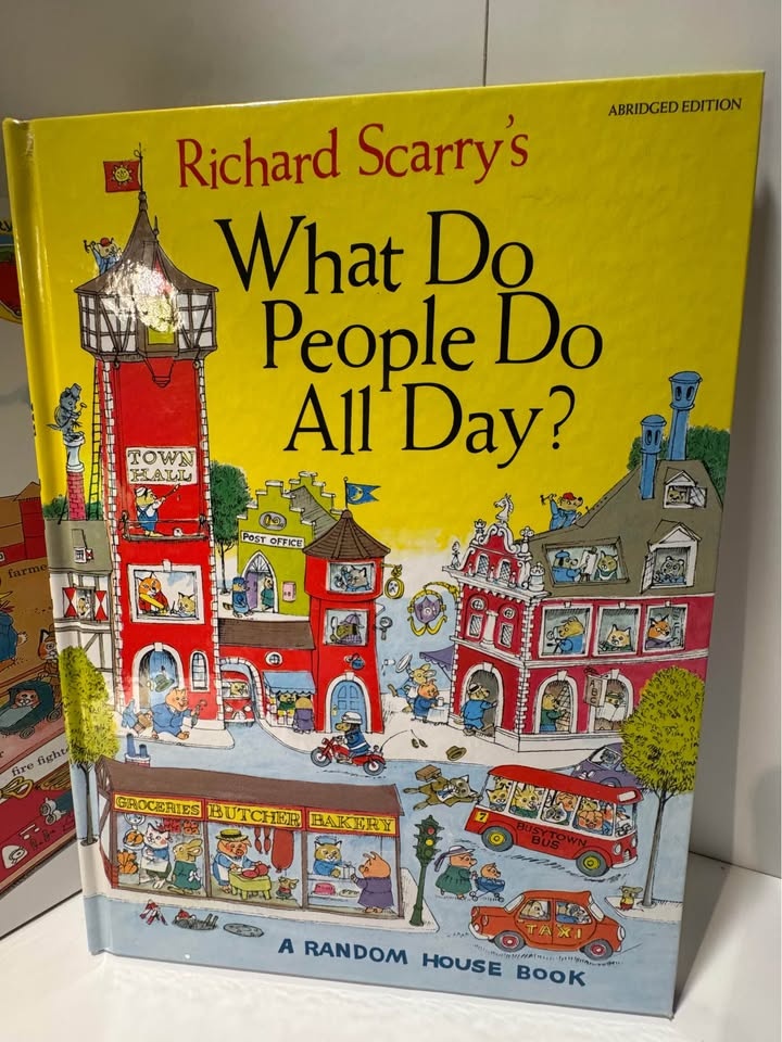 2 Classic Richard Scarry Children's Books - Great Condition - photo 2