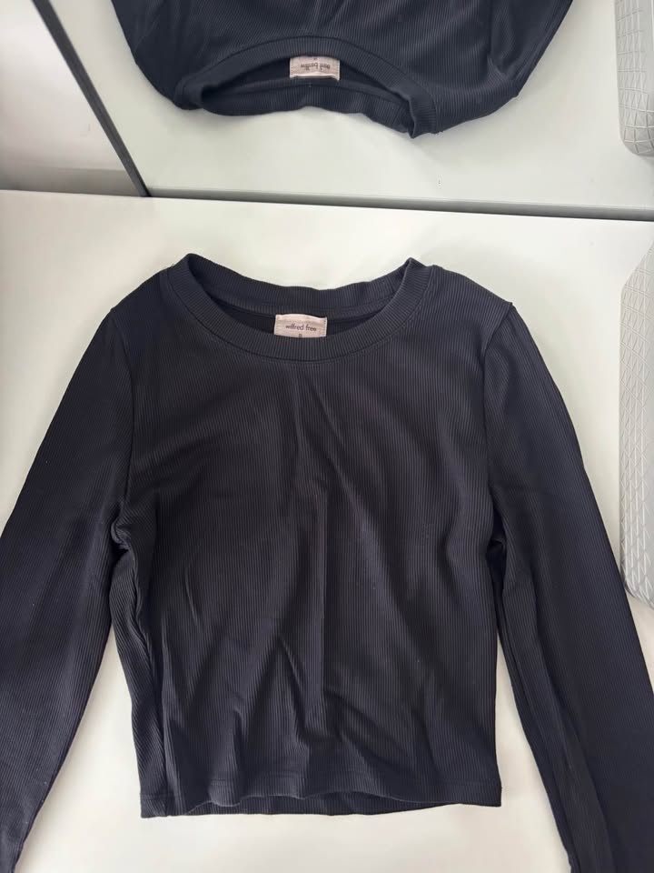 Wilfred Black Crop Top - photo 2