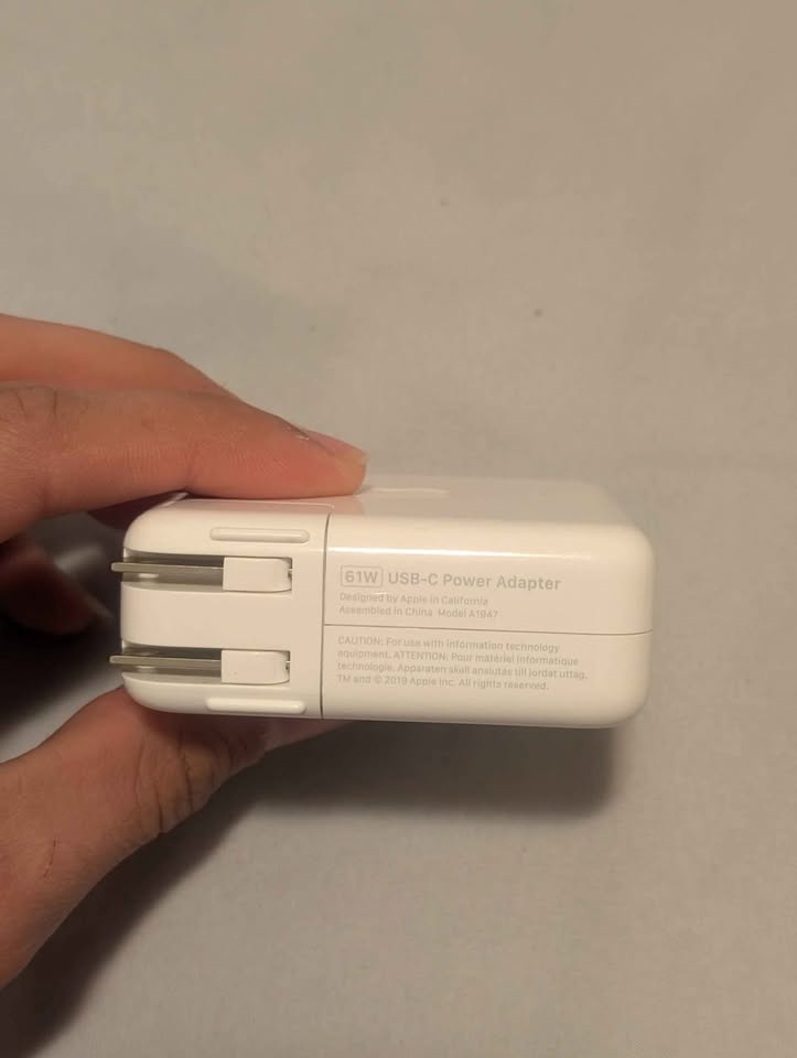 Apple 61W Charger - photo 2