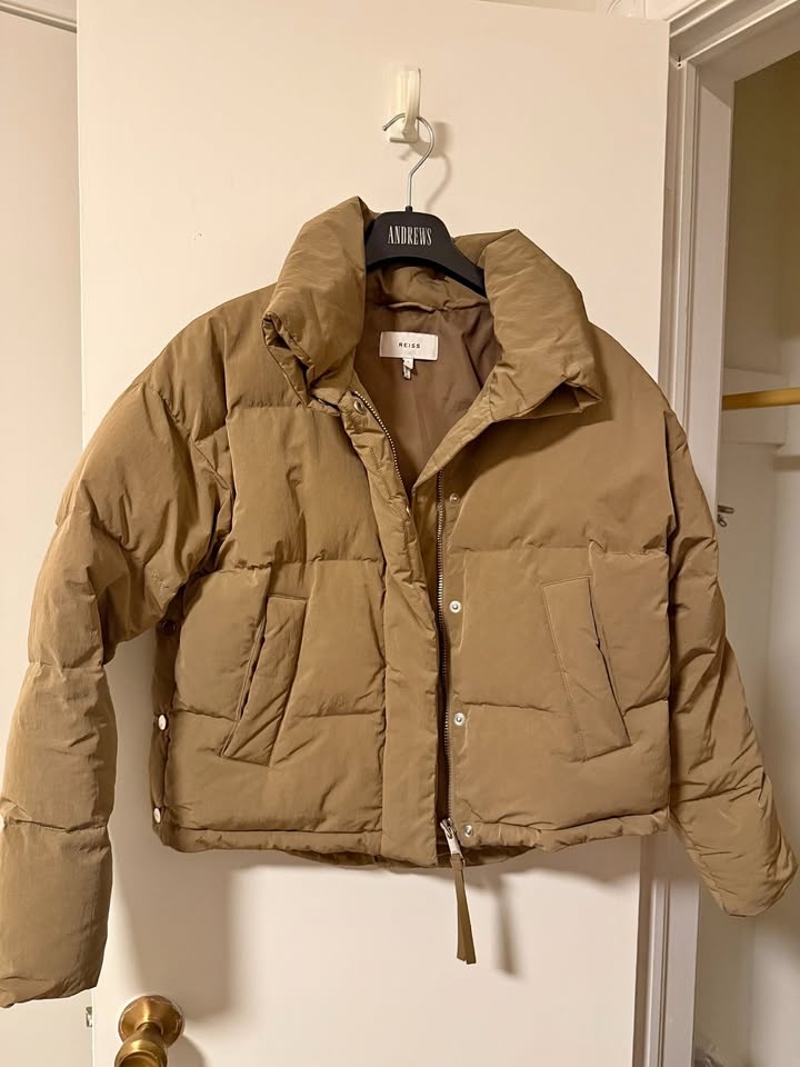 CLOSET SALE: Reiss Puffer Jacket Size S