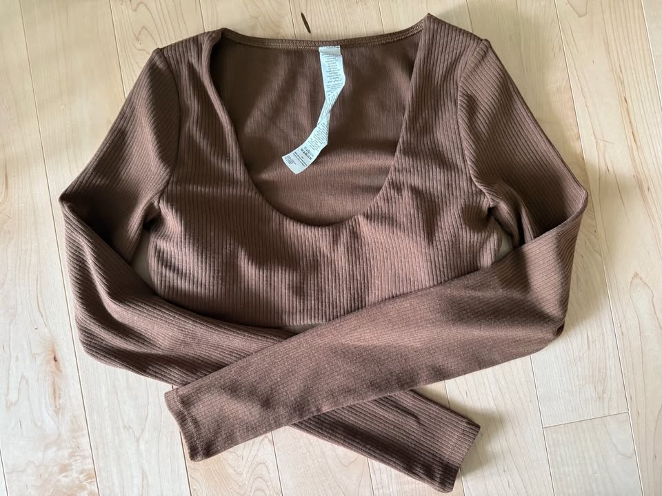 CLOSET SALE: Alo Brown Ribbed Define Bra Top - photo 3