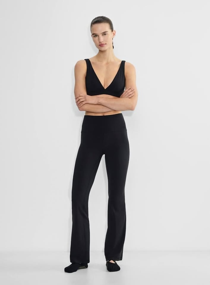 Aritzia TNA Butter Cheeky Flared Legging