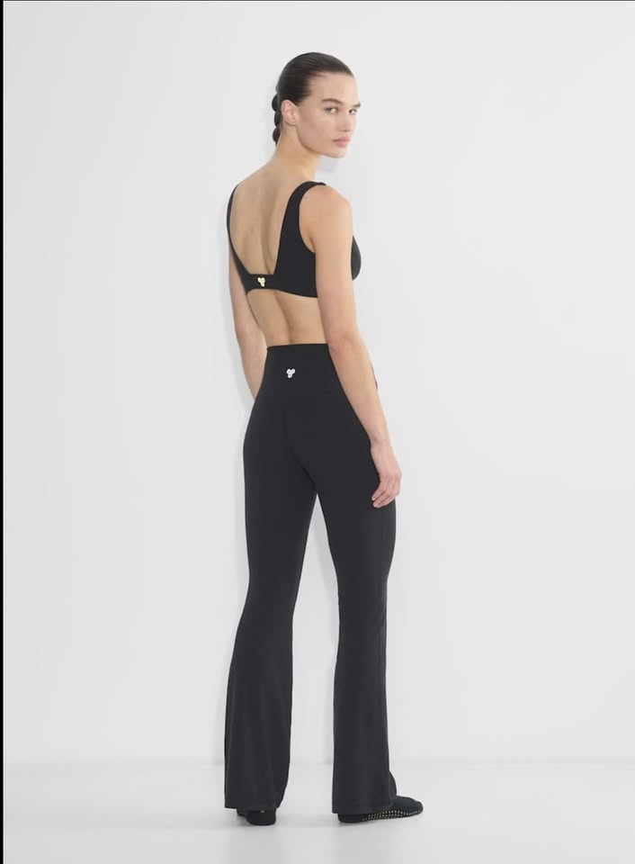 Aritzia TNA Butter Cheeky Flared Legging - photo 2