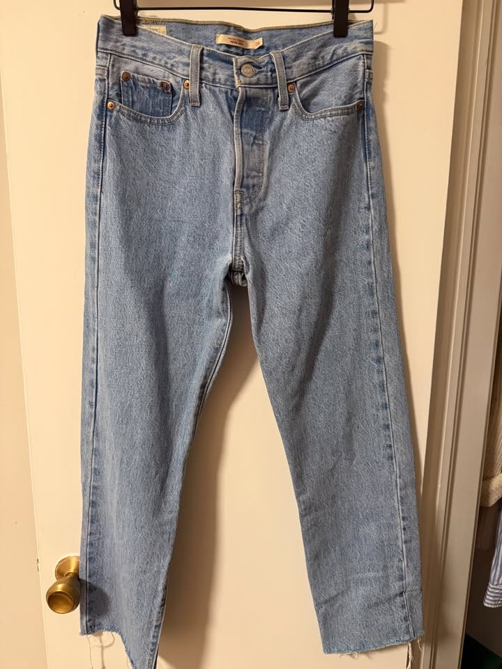 CLOSET SALE: Levi's Wedgie Straight Leg Jean - photo 2