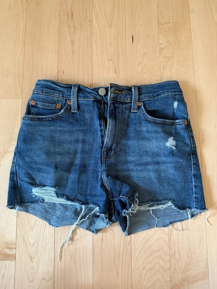 CLOSET SALE: Levi's Original Fit High Rise Jean Short - photo 4