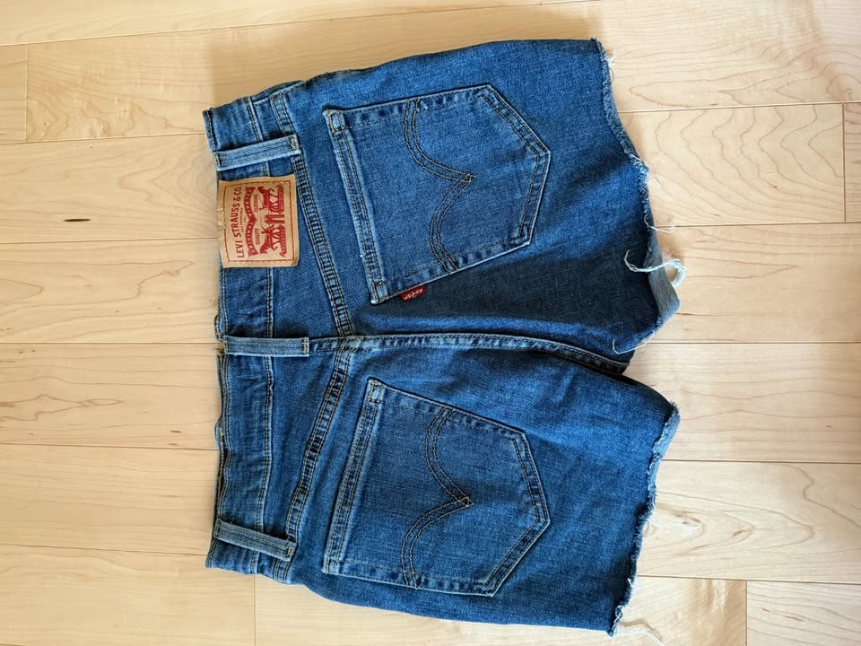 CLOSET SALE: Levi's Original Fit High Rise Jean Short - photo 5