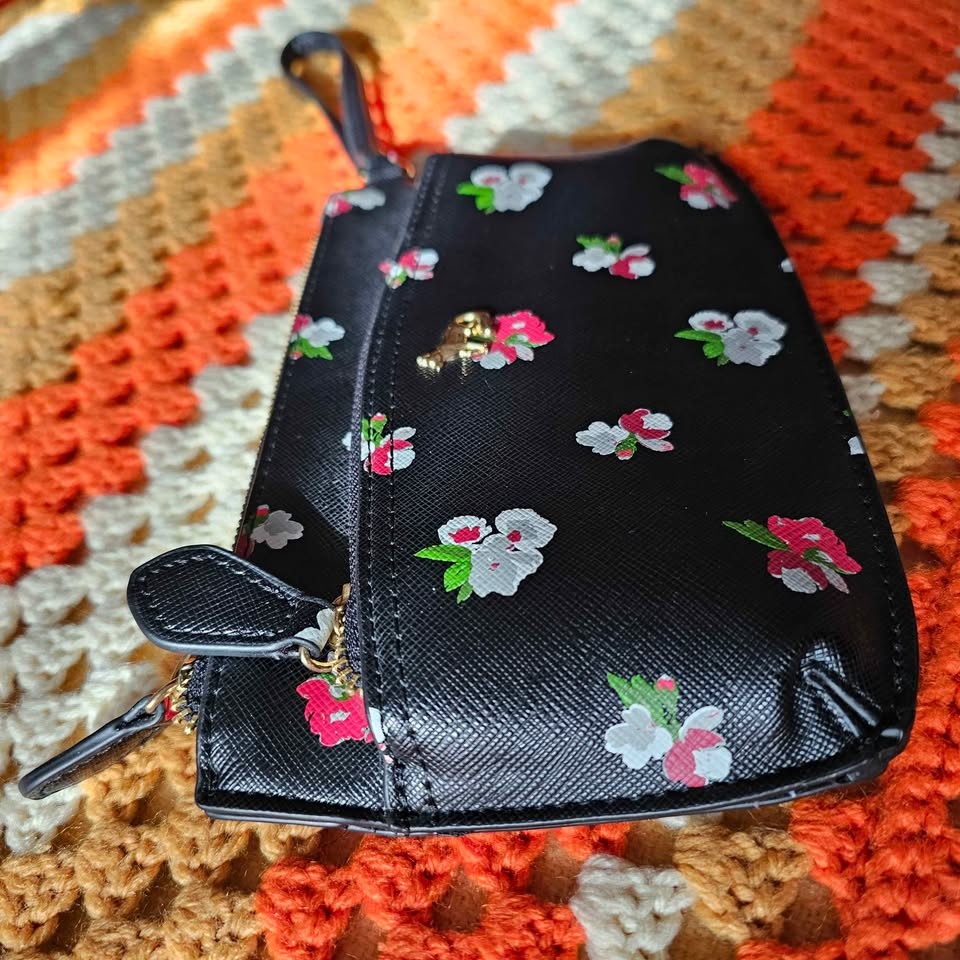 Emma Fox Floral Black Faux Leather Wristlet Clutch Bag - photo 3