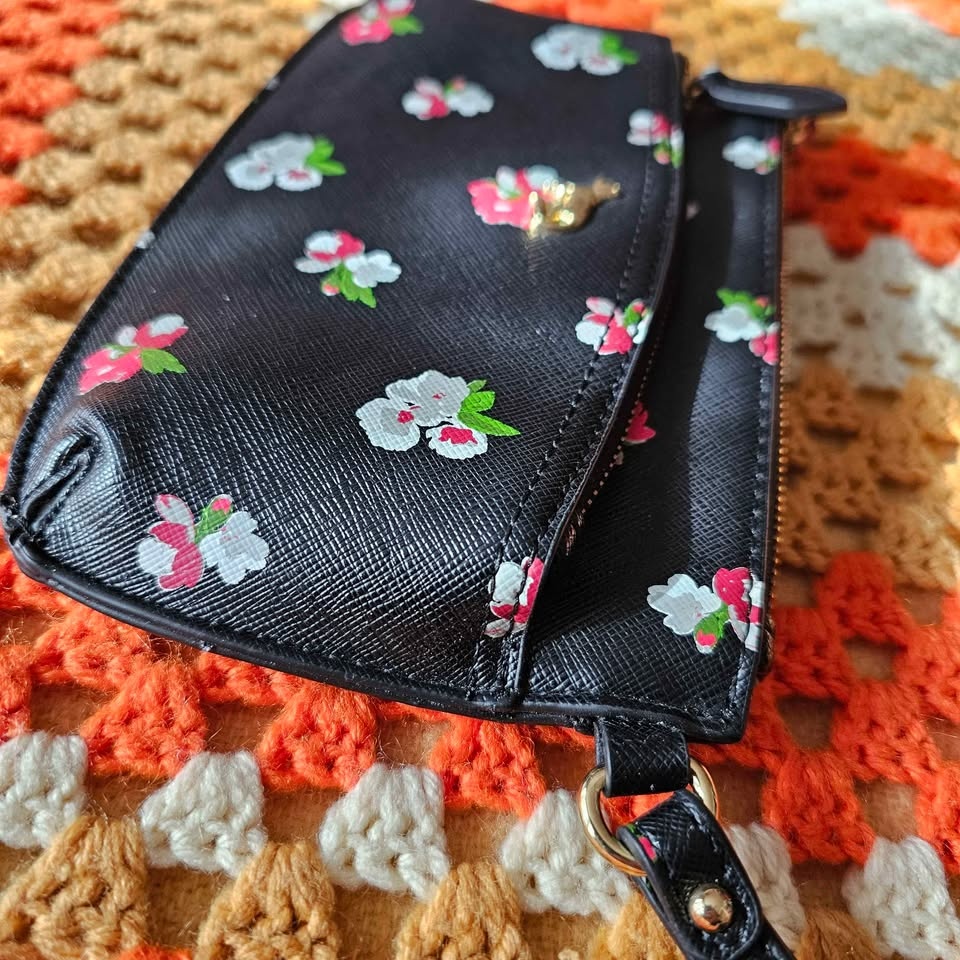Emma Fox Floral Black Faux Leather Wristlet Clutch Bag - photo 4
