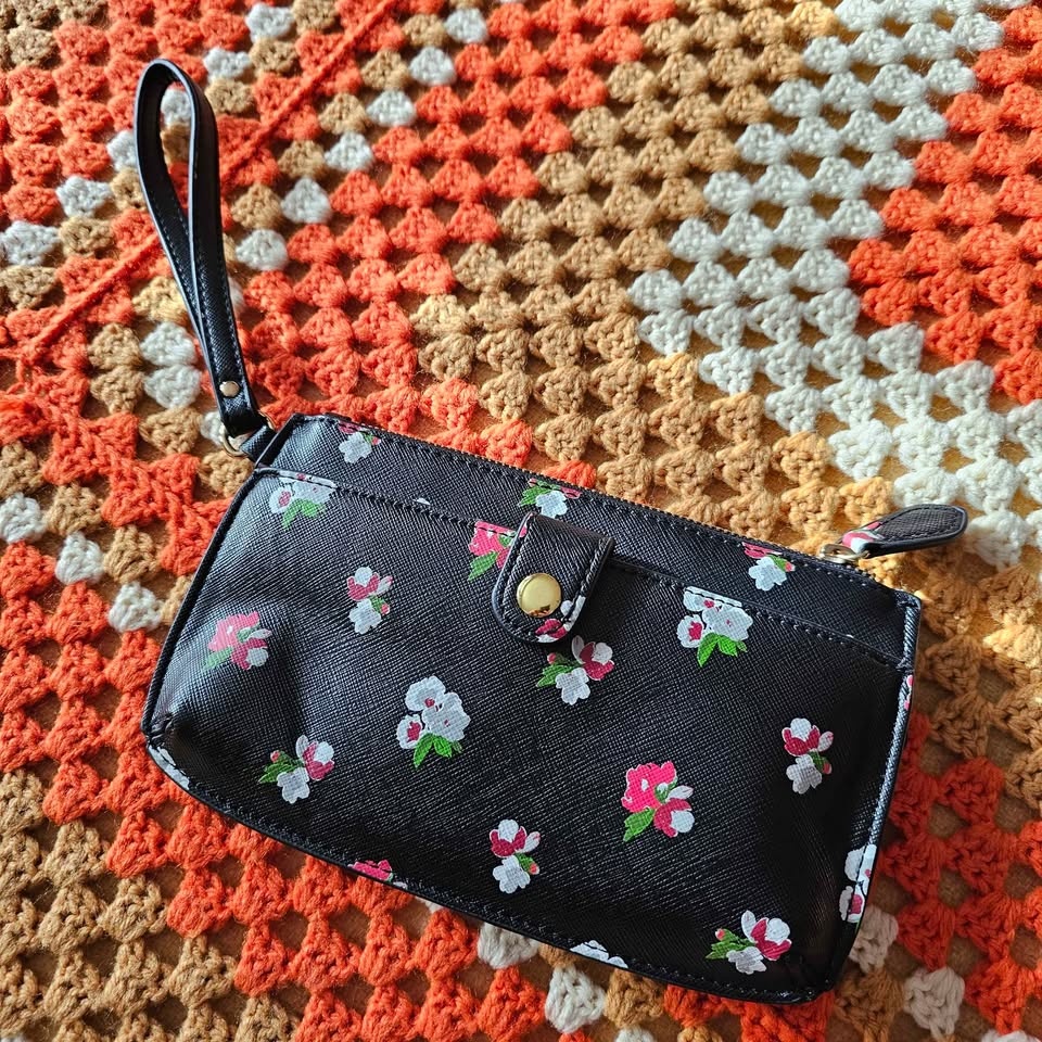 Emma Fox Floral Black Faux Leather Wristlet Clutch Bag - photo 5
