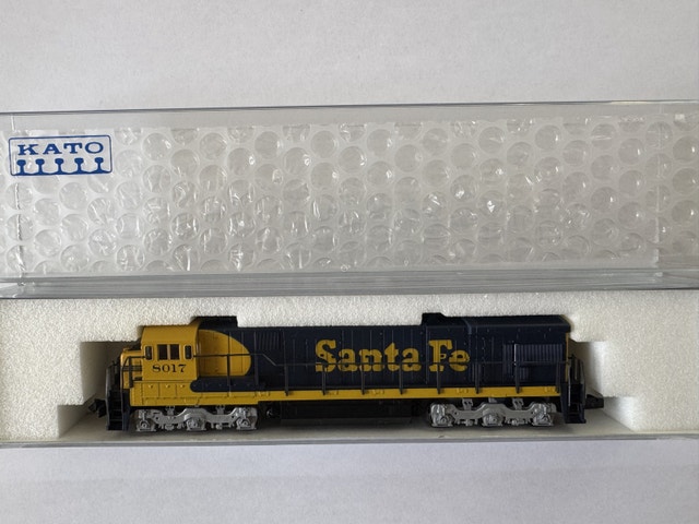 N Scale Kato GEC 30-7 Santa Fe for sale